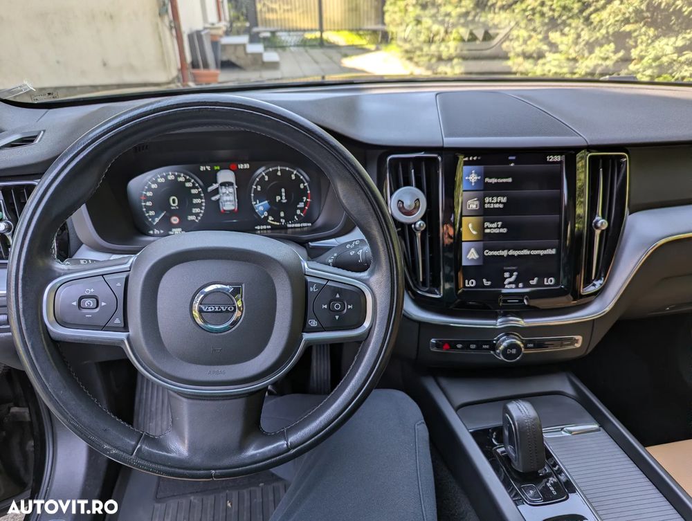 Volvo XC 60 B5 MHEV AT8 AWD Momentum Pro - 12