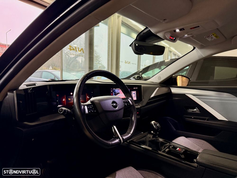 Opel Astra 1.2 T Edition - 24