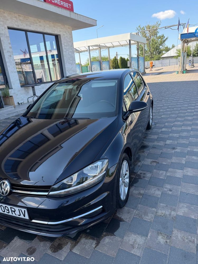 Volkswagen Golf - 1