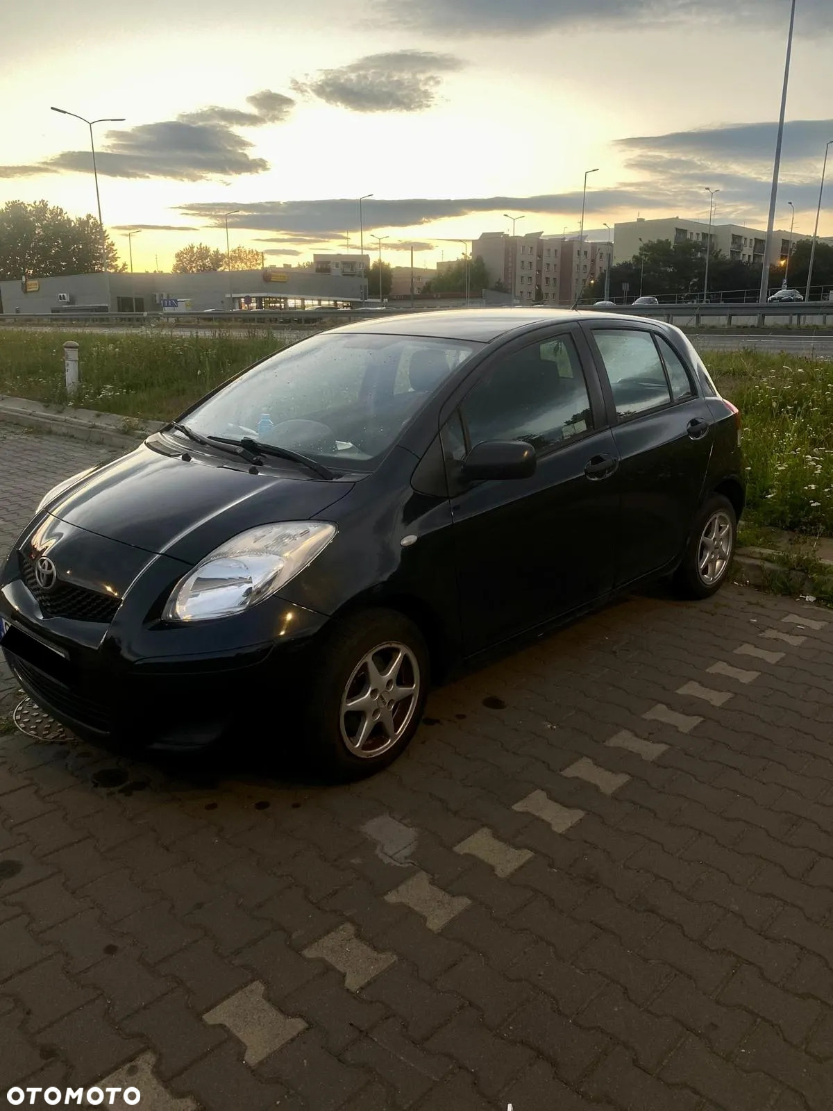 Toyota Yaris 1.0 Luna - 2