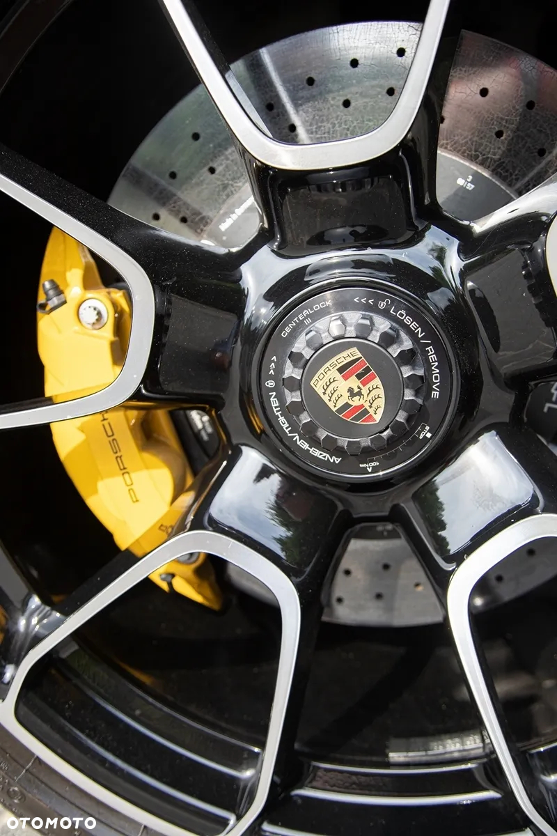 Porsche 911 Carrera Turbo S Cabrio - 3