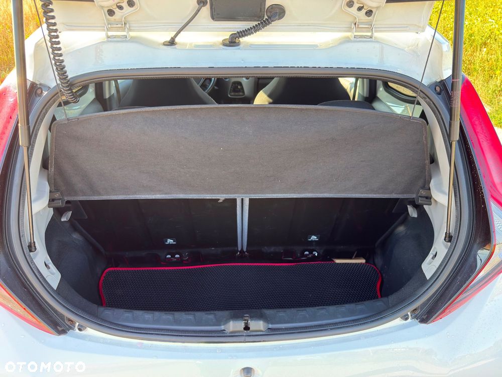 Toyota Aygo x-play - 18