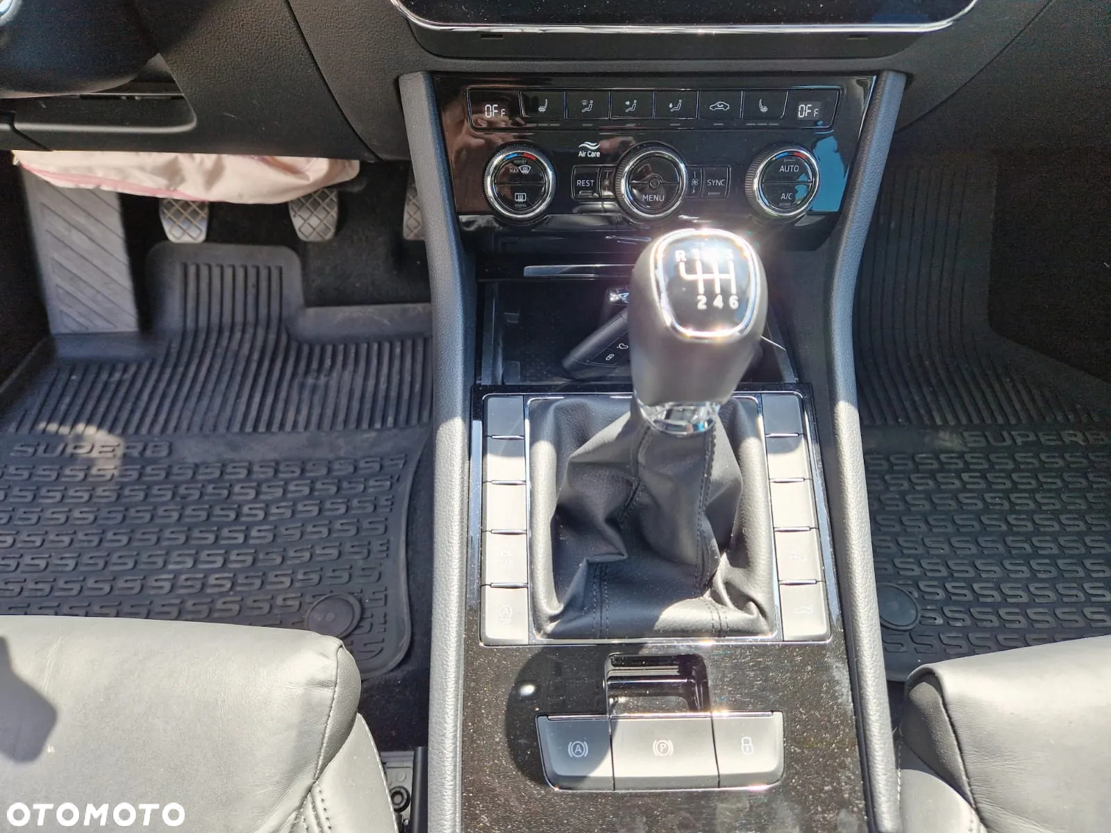 Skoda Superb 1.5 TSI ACT L&K - 13