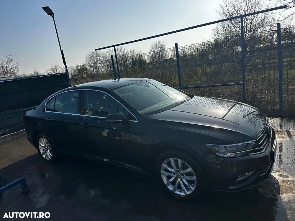 Volkswagen Passat 2.0 TDI DSG Trendline - 8
