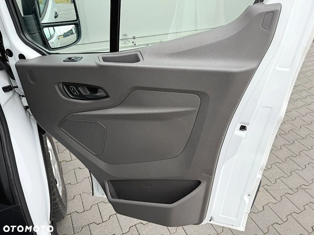 Ford Transit - 24