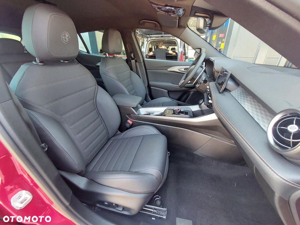 Alfa Romeo Tonale 1.6 JTD Veloce DCT - 12