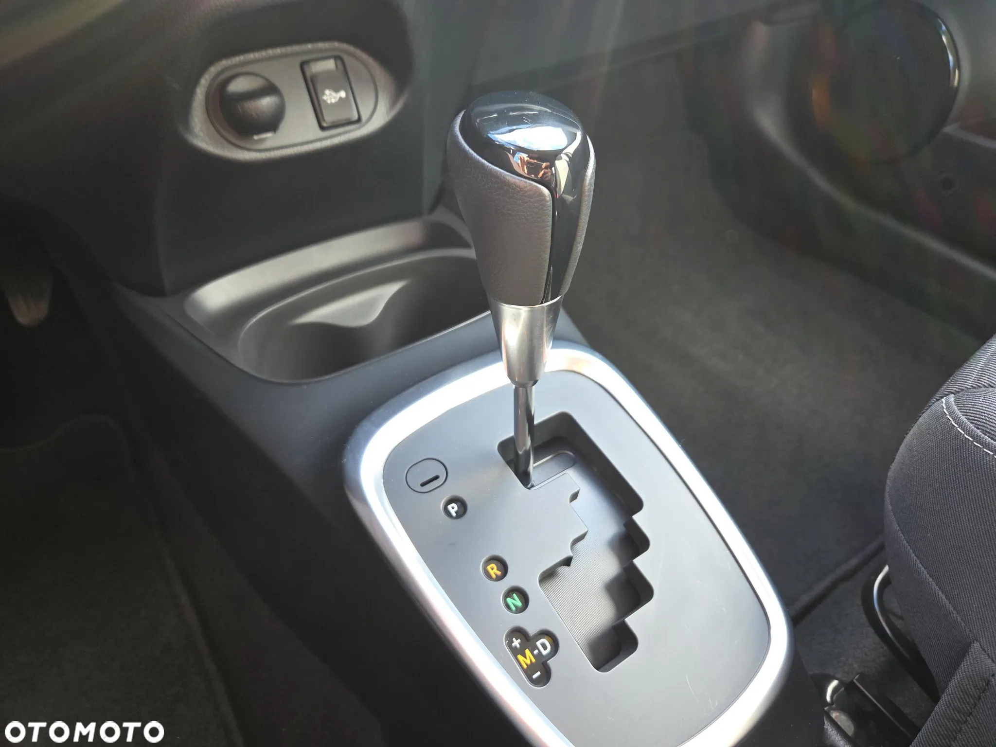 Toyota Yaris 1.5 Premium CVT - 21
