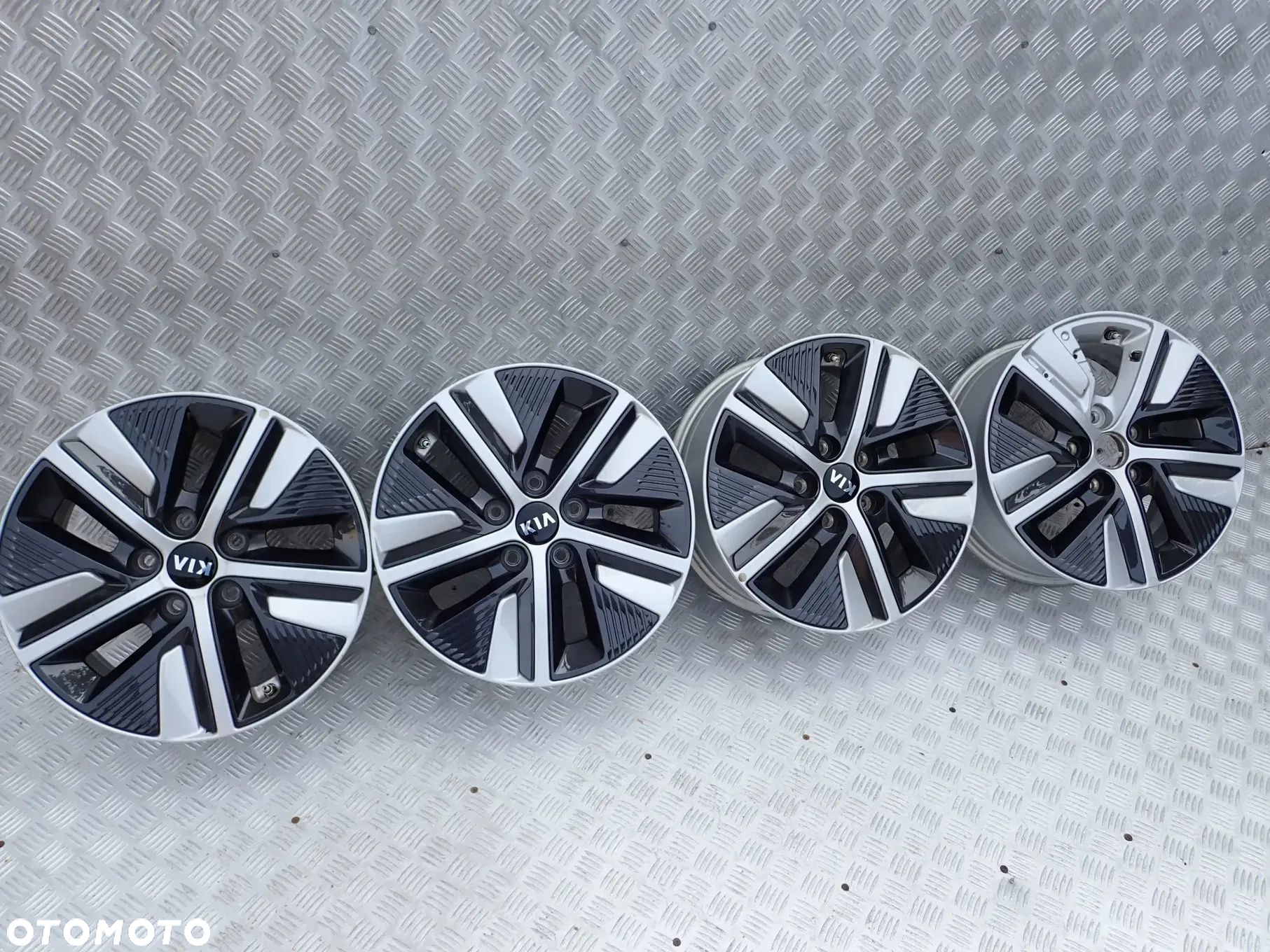 FELGI ALUMINIOWE KIA NIRO 6,5JX16 ET 45 5X114,3 52910-G5500 - 2