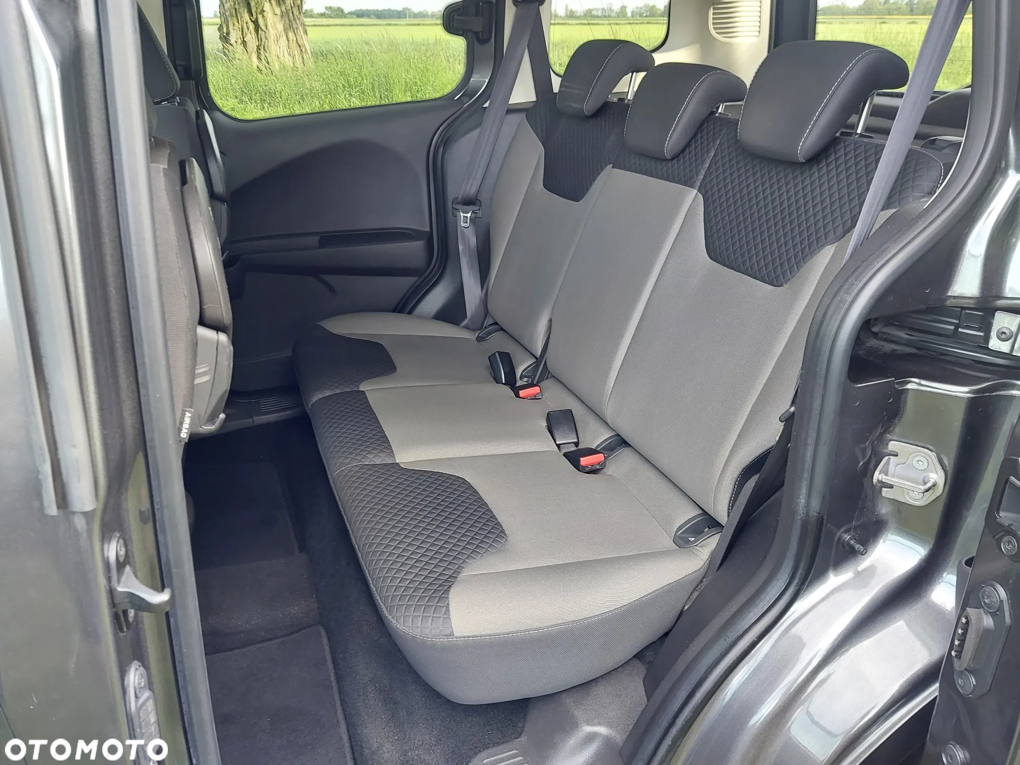 Ford Tourneo Courier 1.0 EcoBoost Titanium - 6