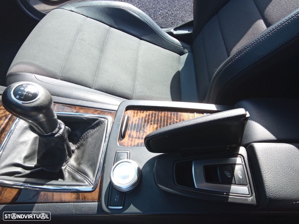 Mercedes-Benz E 220 CDI BlueEfficiency - 23