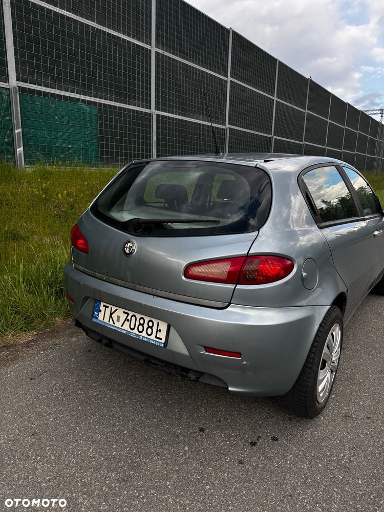 Alfa Romeo 147 1.9 JTD Progression - 1