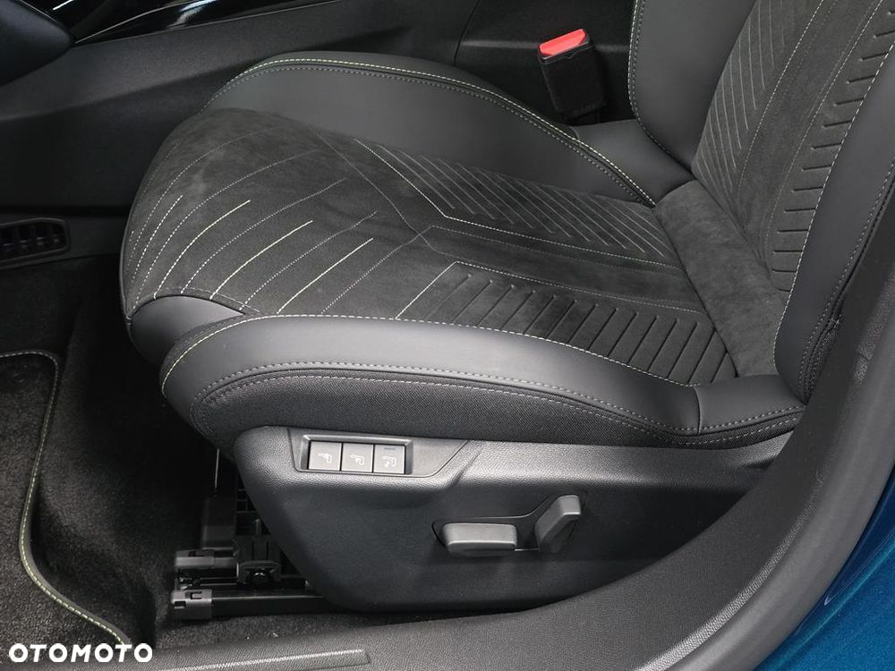 Peugeot 2008 PureTech mHEV GT e-DCS6 - 21