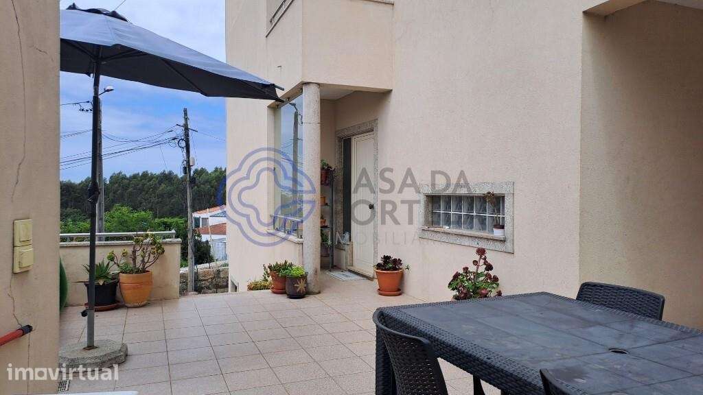 Moradia T4 geminada com Terraço, Jardim e Vistas Desafogadas | Águas S - Grande imagem: 5/47