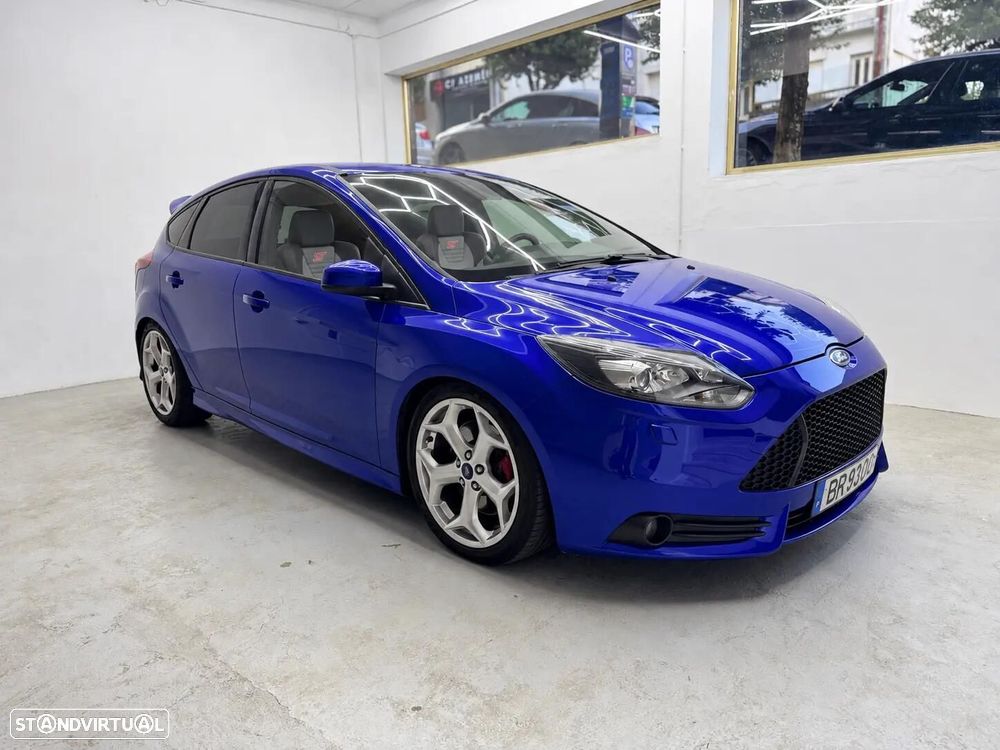 Ford Focus 2.0 EcoBoost ST c/ Pack Pele Desportiva - 3