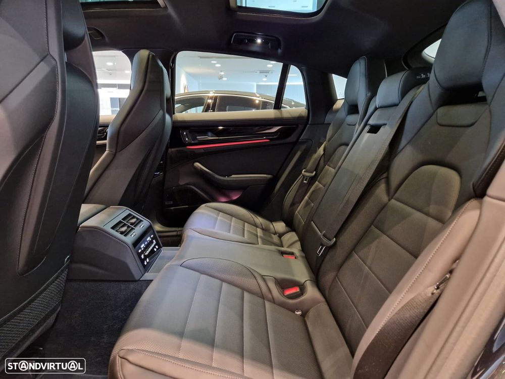 Porsche Panamera 4 - 23