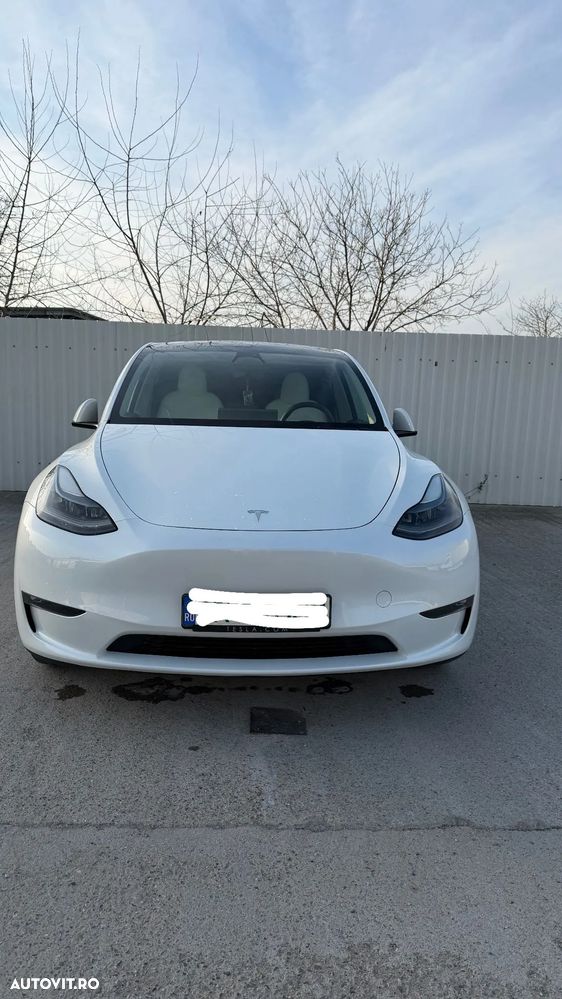 Tesla Model Y AWD Performance - 1