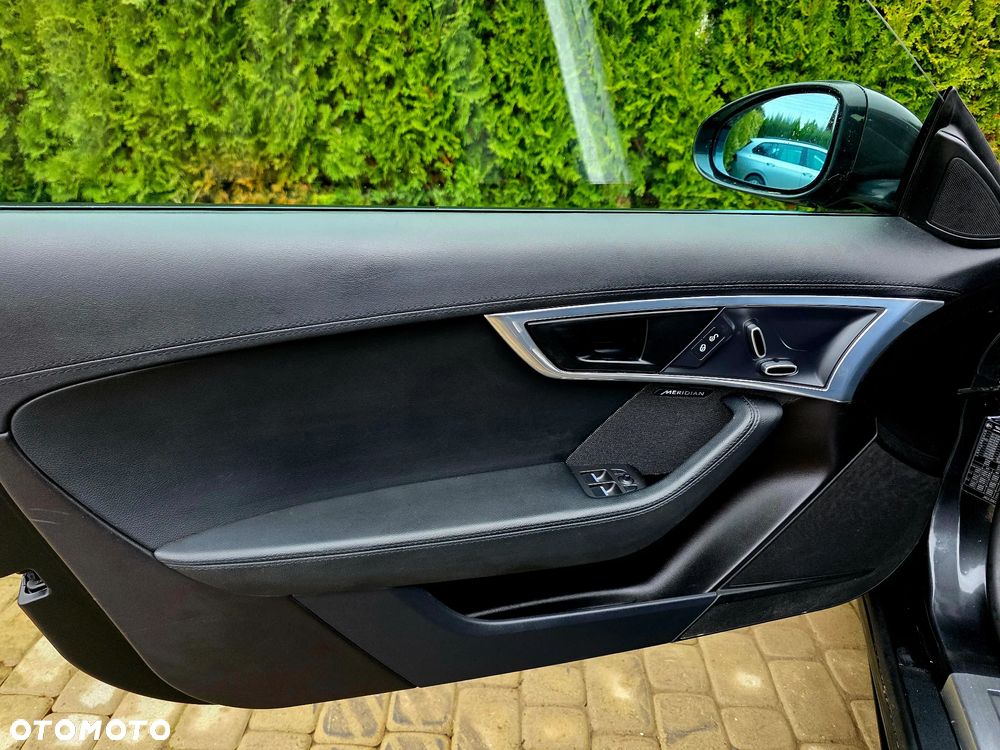 Jaguar F-Type P300 R-Dynamic - 22