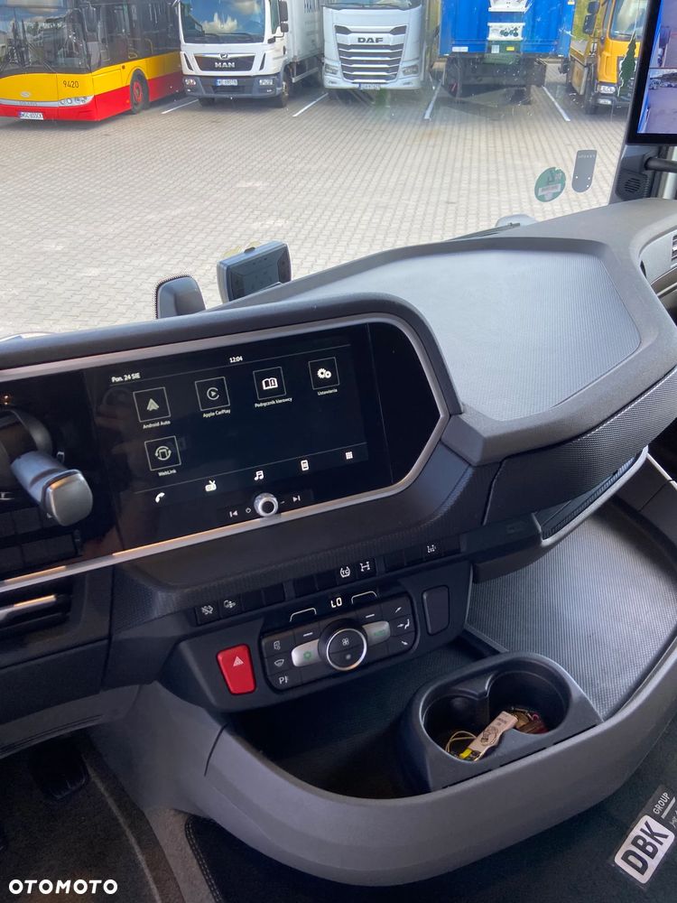 DAF XF - 27