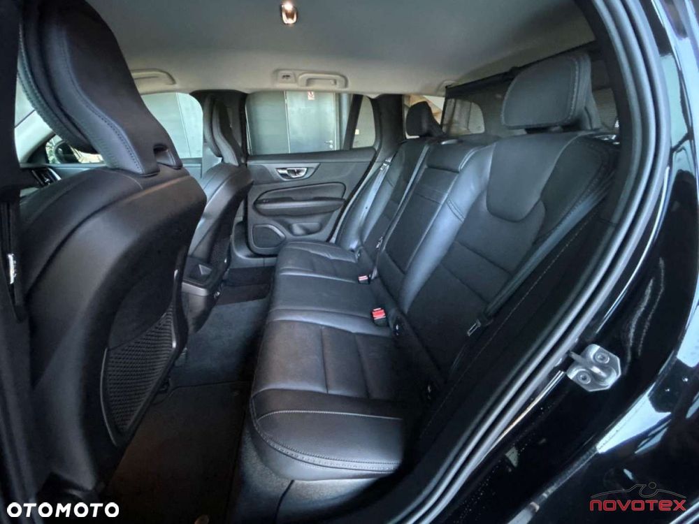 Volvo V60 Cross Country D3 Geartronic Momentum - 28
