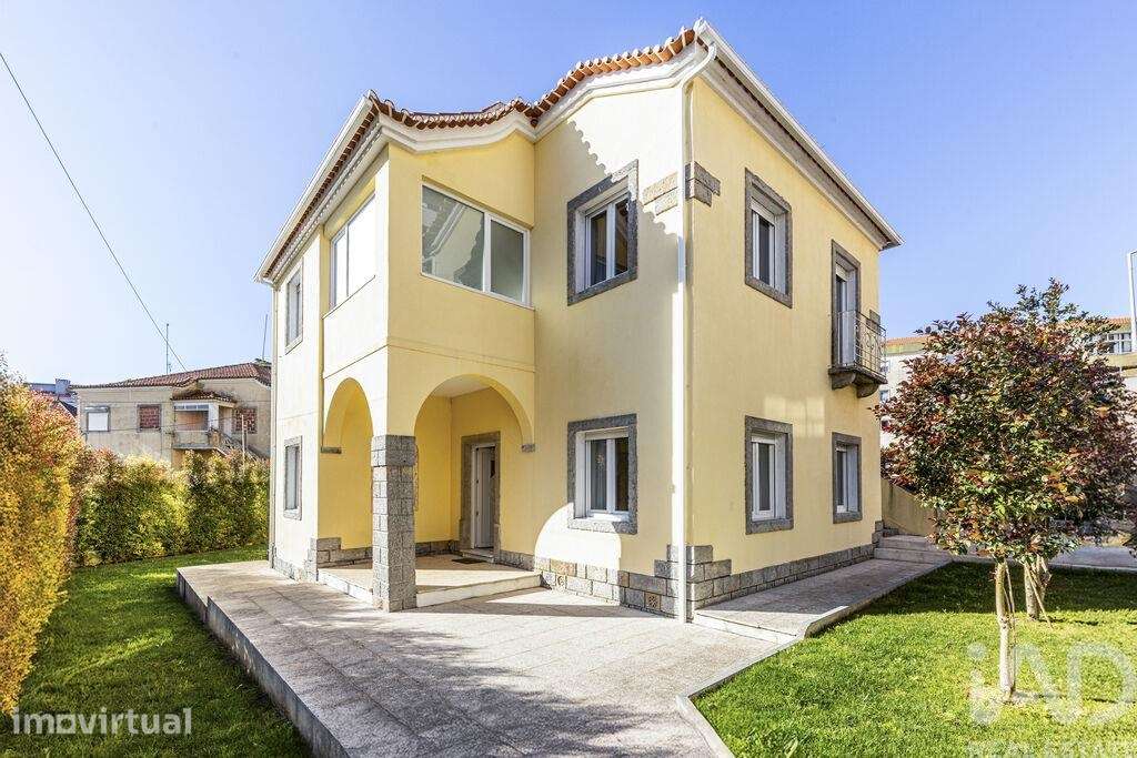Casa / Villa T5 em Agualva e Mira-Sintra