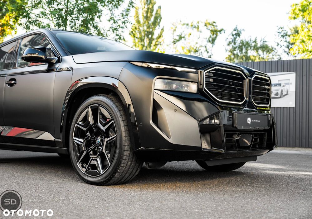 BMW XM - 5