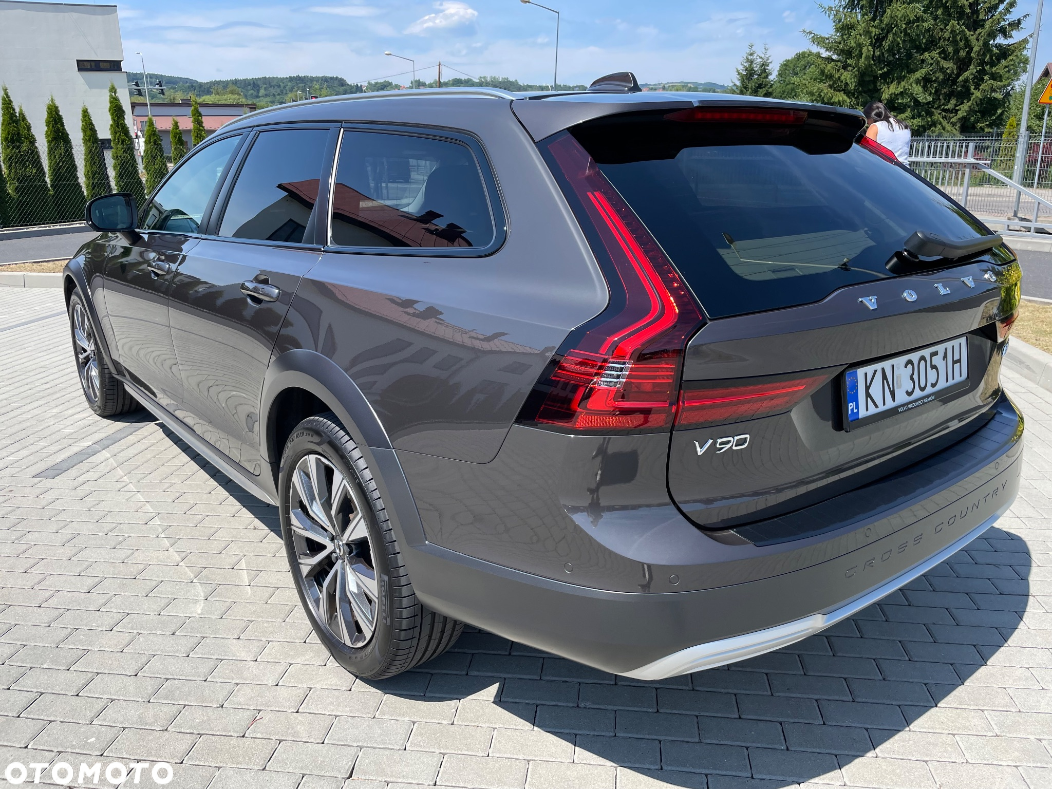 Volvo V90 Cross Country - 13