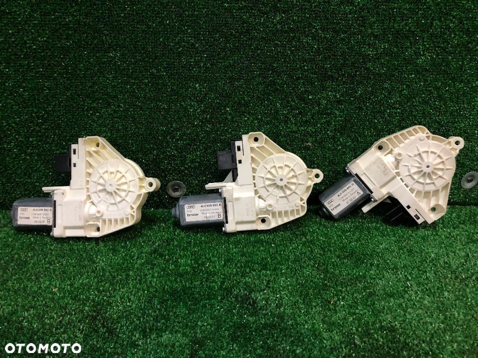 AUDI Q7 4L 2005-2015 SILNIK SILNICZEK SZYBY 4L0959802B 4L0959801B