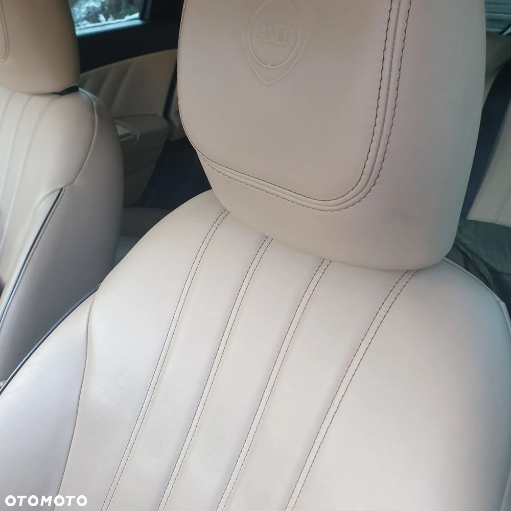 Lancia Delta 2.0 MultiJet 16v Gold - 19