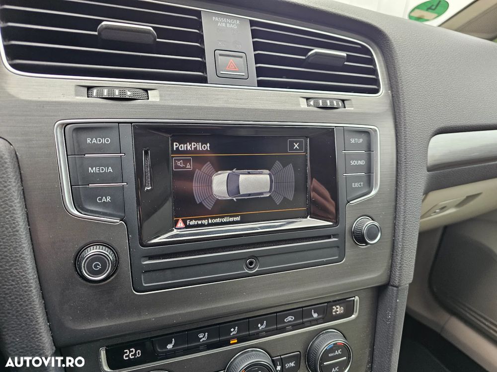 Volkswagen Golf - 24