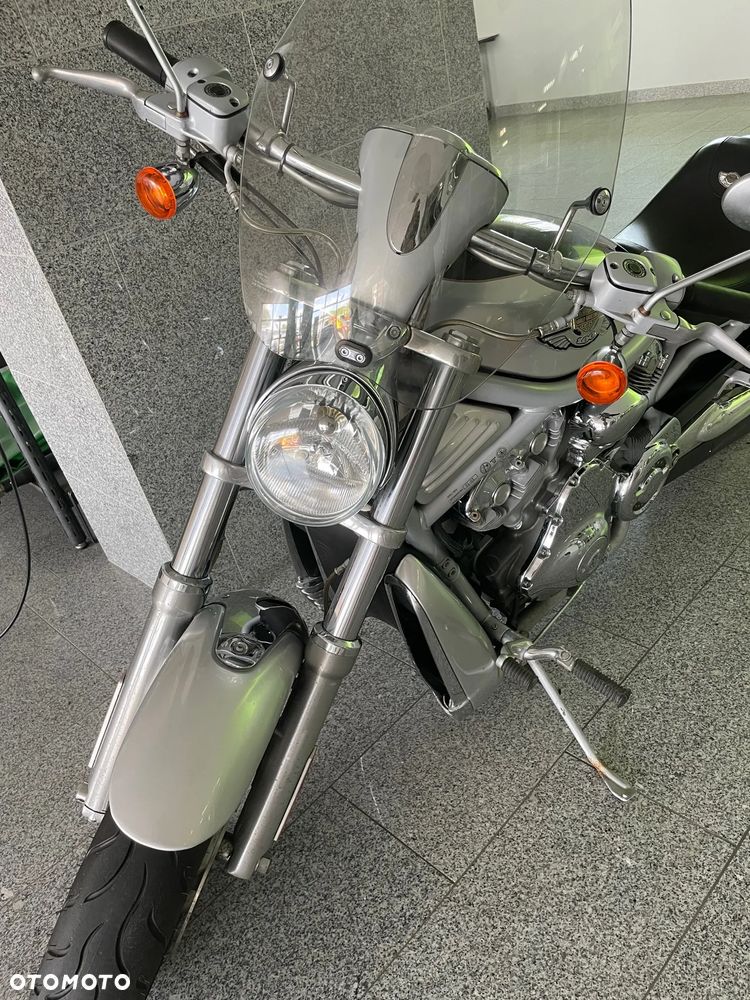 Harley-Davidson V-Rod Street Rod - 2