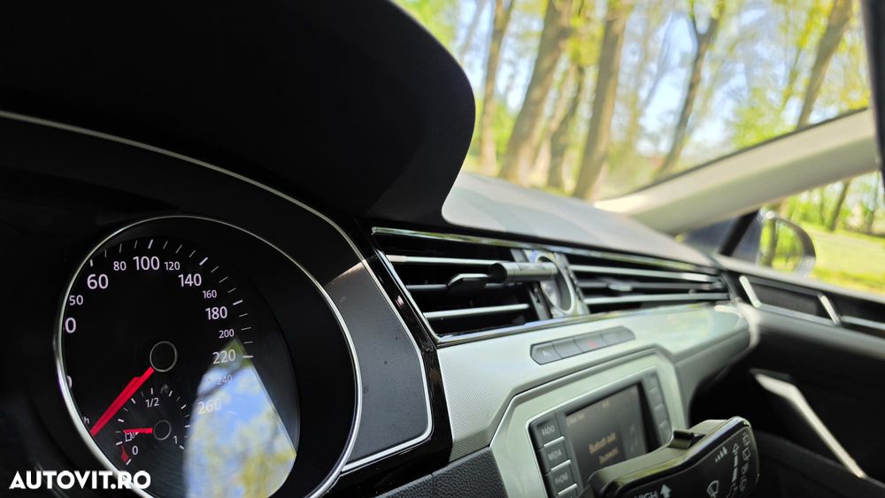 Volkswagen Passat 2.0 TDI (BlueMotion Technology) Comfortline - 3
