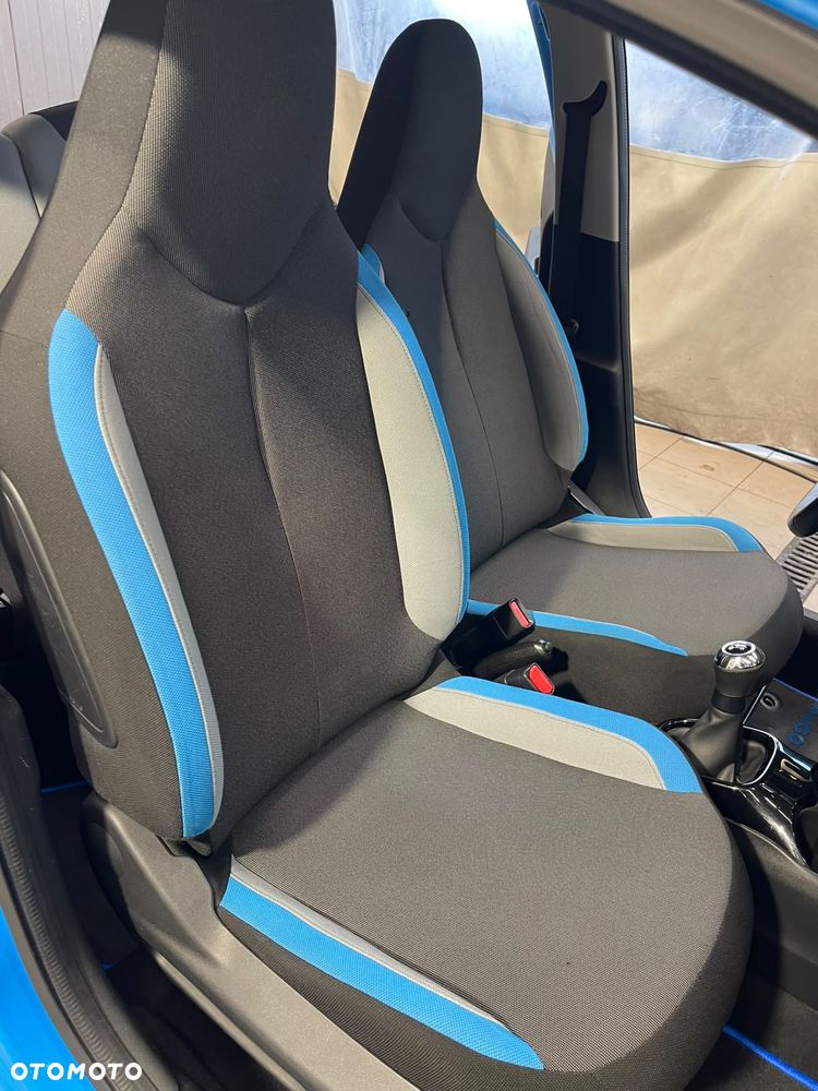 Toyota Aygo x-clusiv - 25