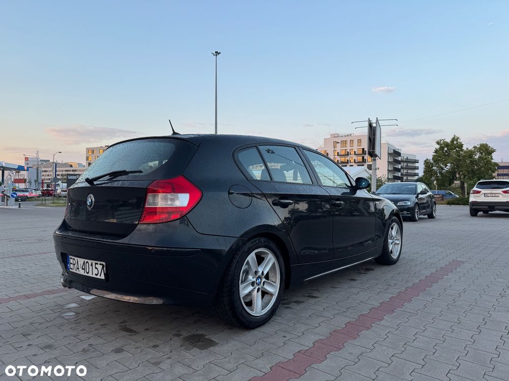 BMW Seria 1 120i - 4