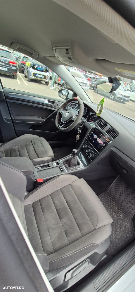 Volkswagen Golf - 16