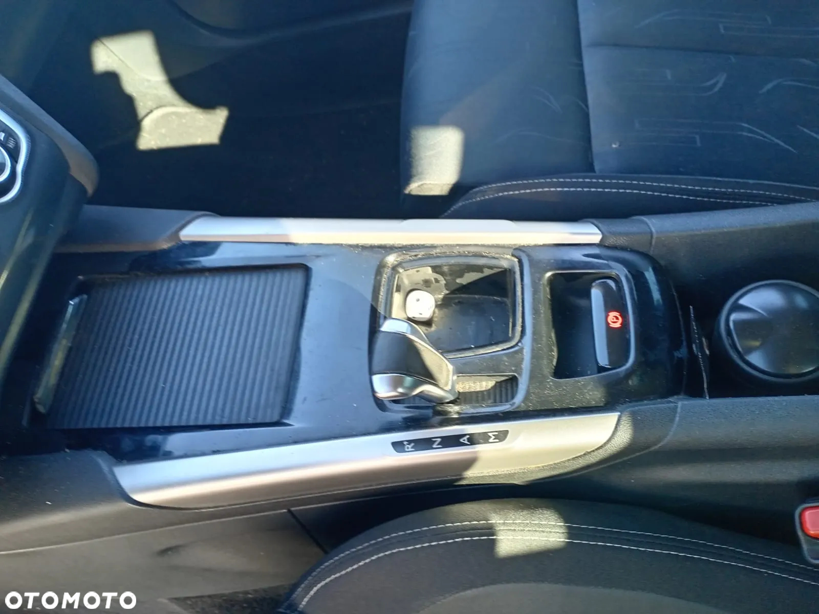 Citroën C4 e-HDi 110 EGS6 Stop/Start System Selection - 9