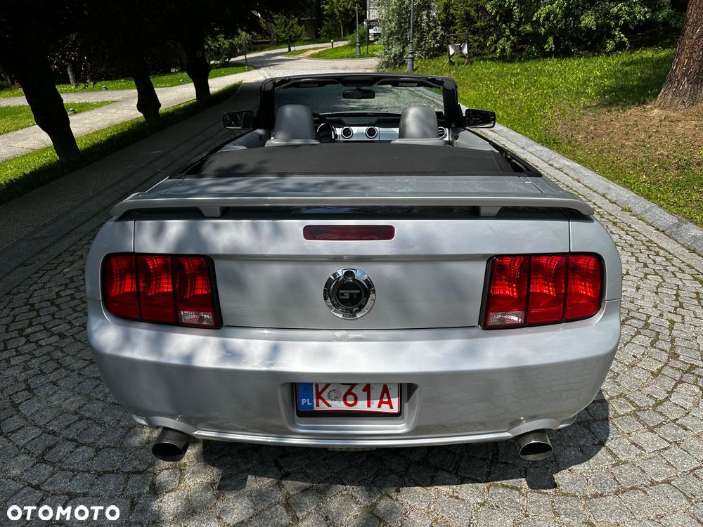 Ford Mustang - 5