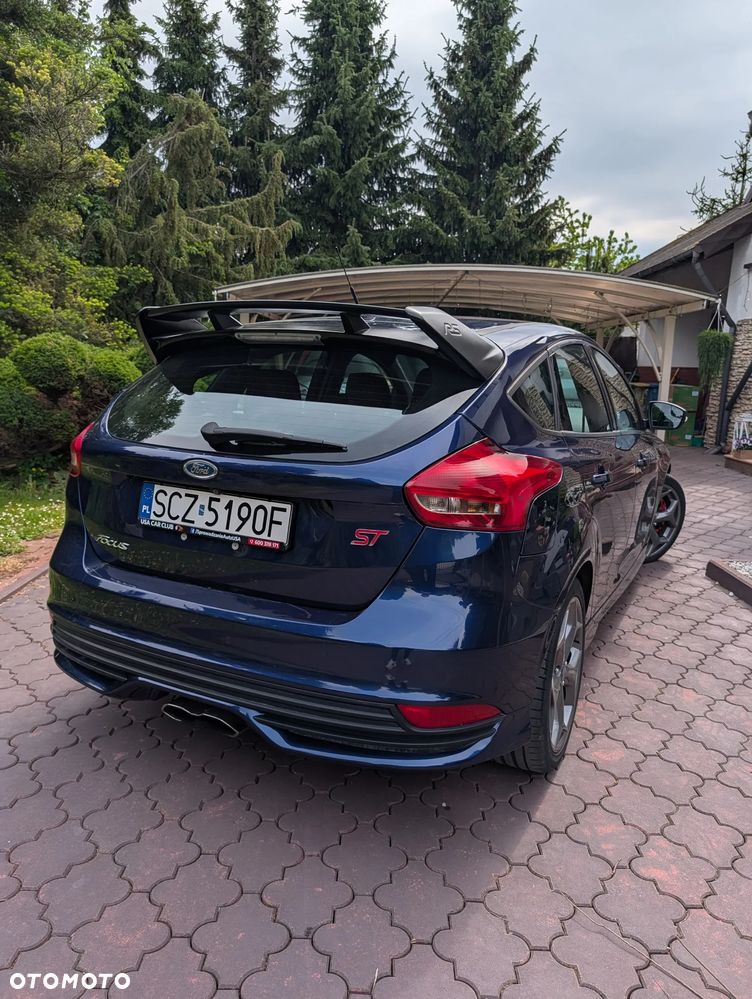 Ford Focus ST - 13