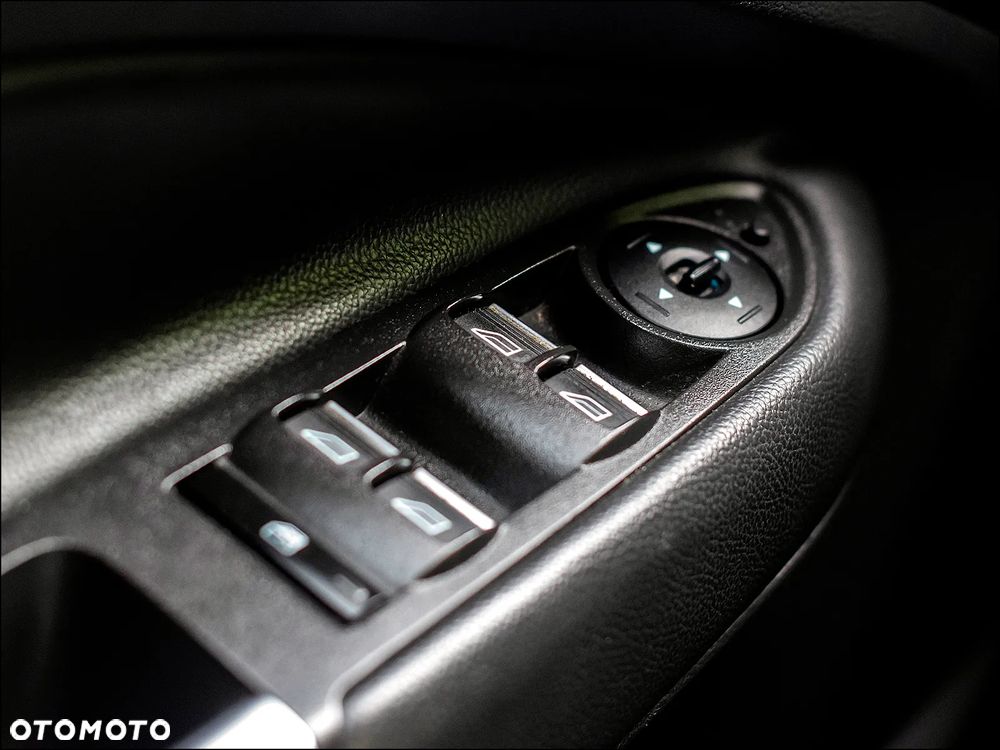 Ford Kuga - 30