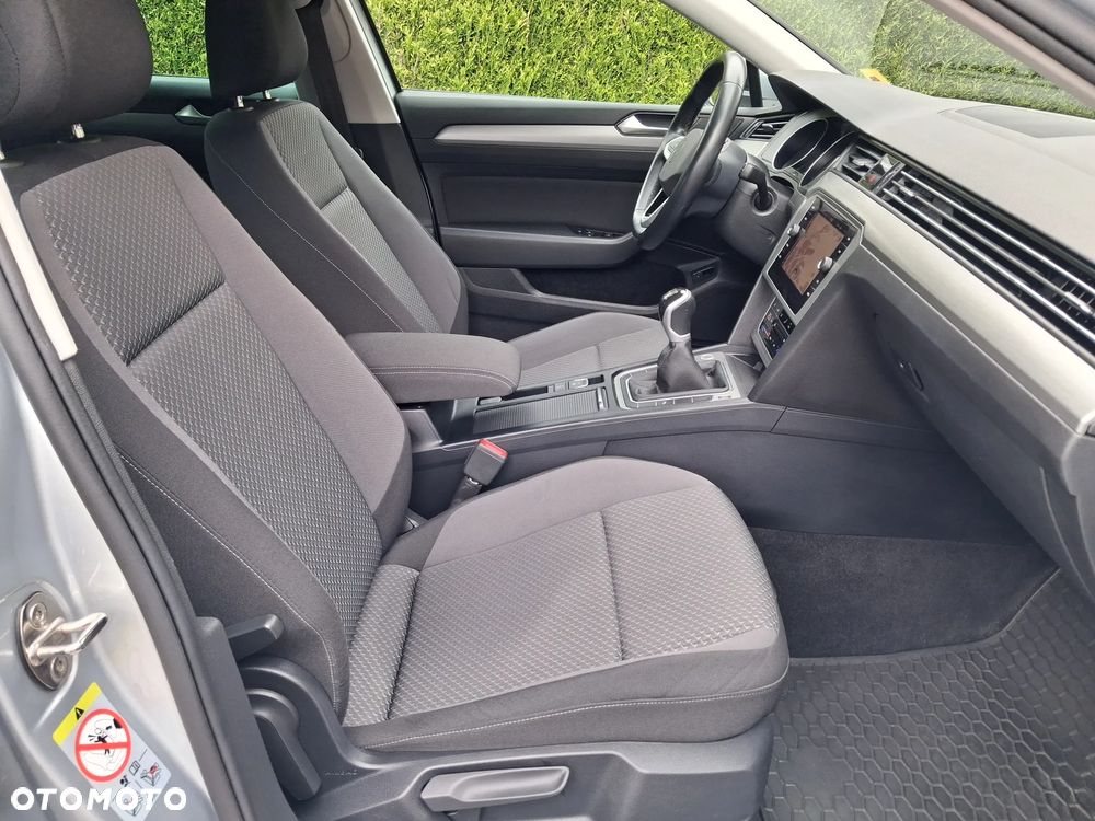 Volkswagen Passat 2.0 TDI EVO Business - 12