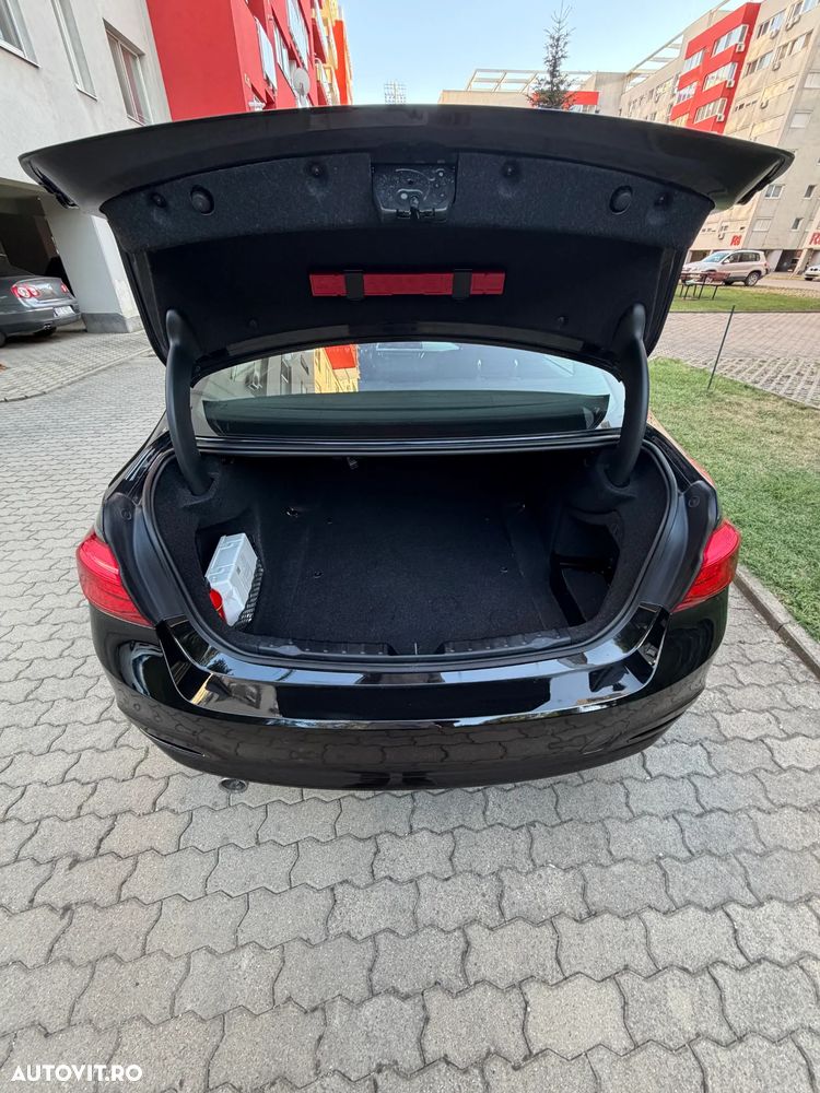 BMW Seria 3 318d - 8