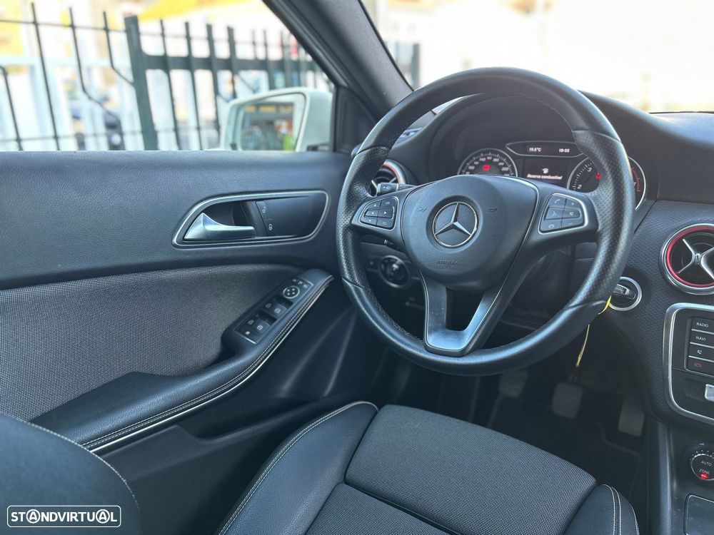 Mercedes-Benz A 180 d AMG Line - 14