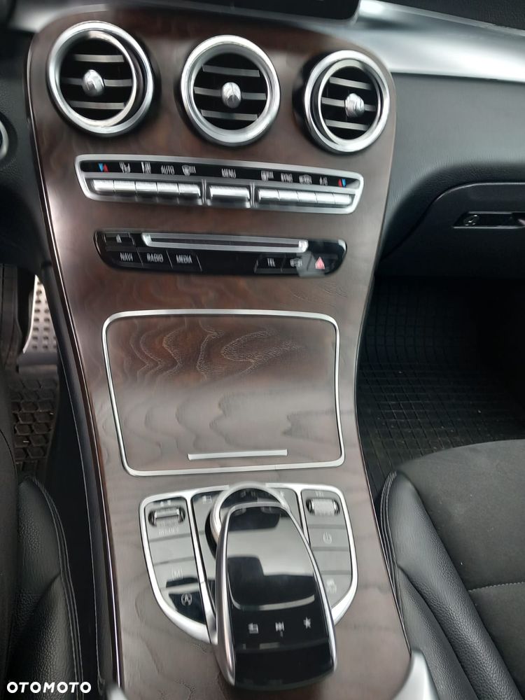 Mercedes-Benz Glc 2018 photo 5