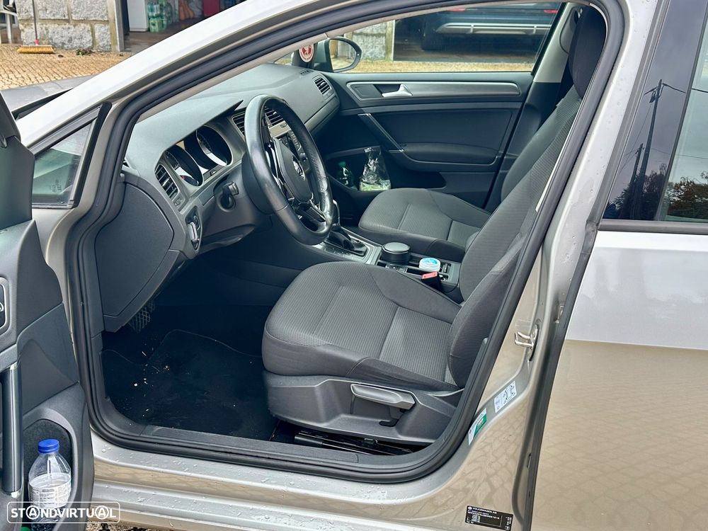VW Golf 1.6 TDi Confortline DSG - 4
