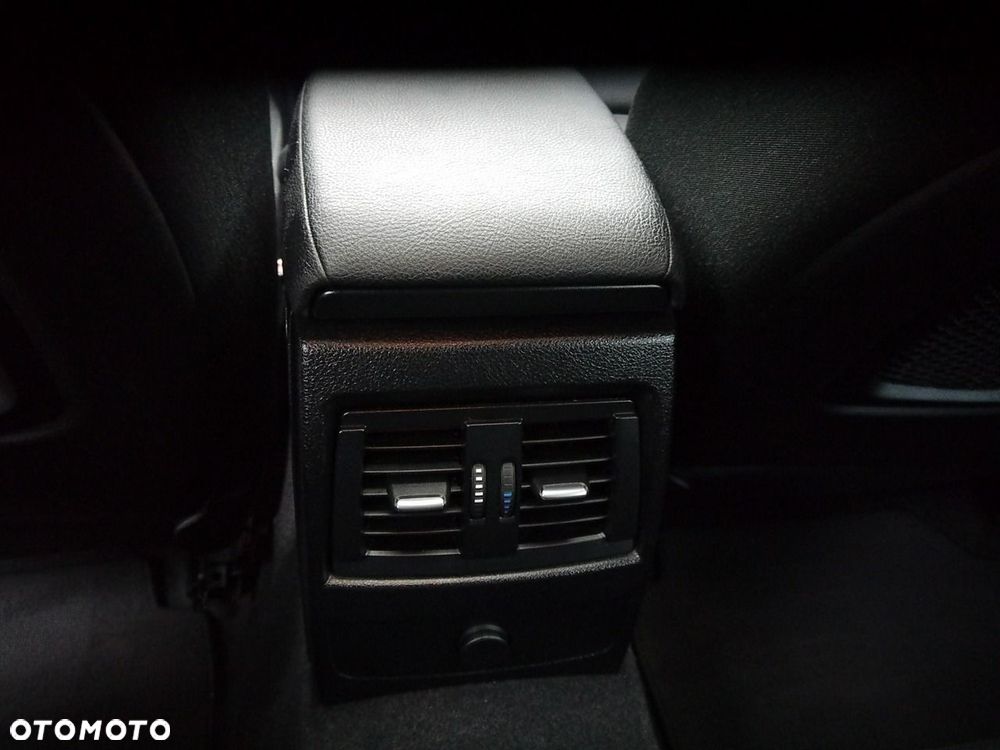 BMW Seria 1 116d Sport Line - 35