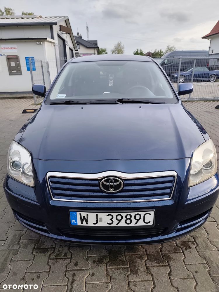 Toyota Avensis 1.6 VVT-i Luna - 1