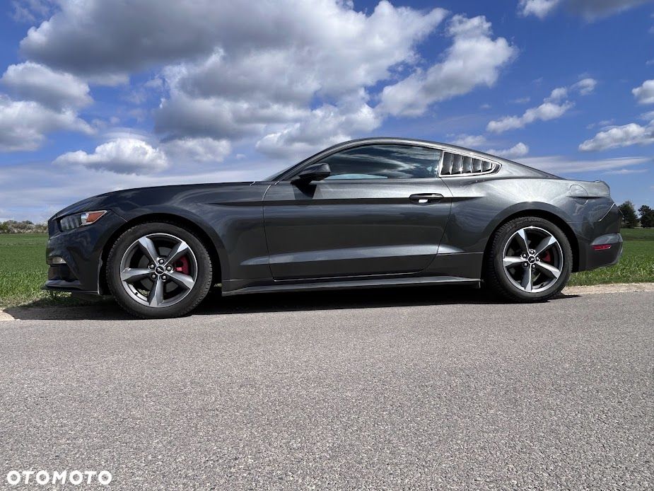 Ford Mustang - 24
