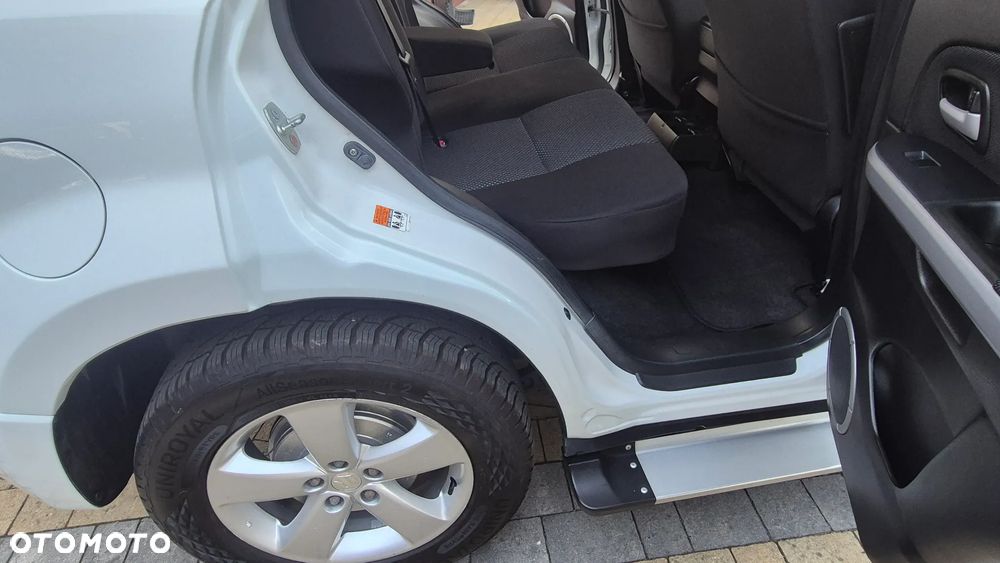Suzuki Grand Vitara 2.0 Comfort - 26
