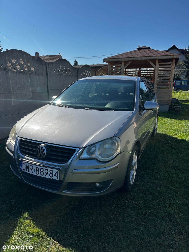 Volkswagen Polo 1.2 Entry - 1