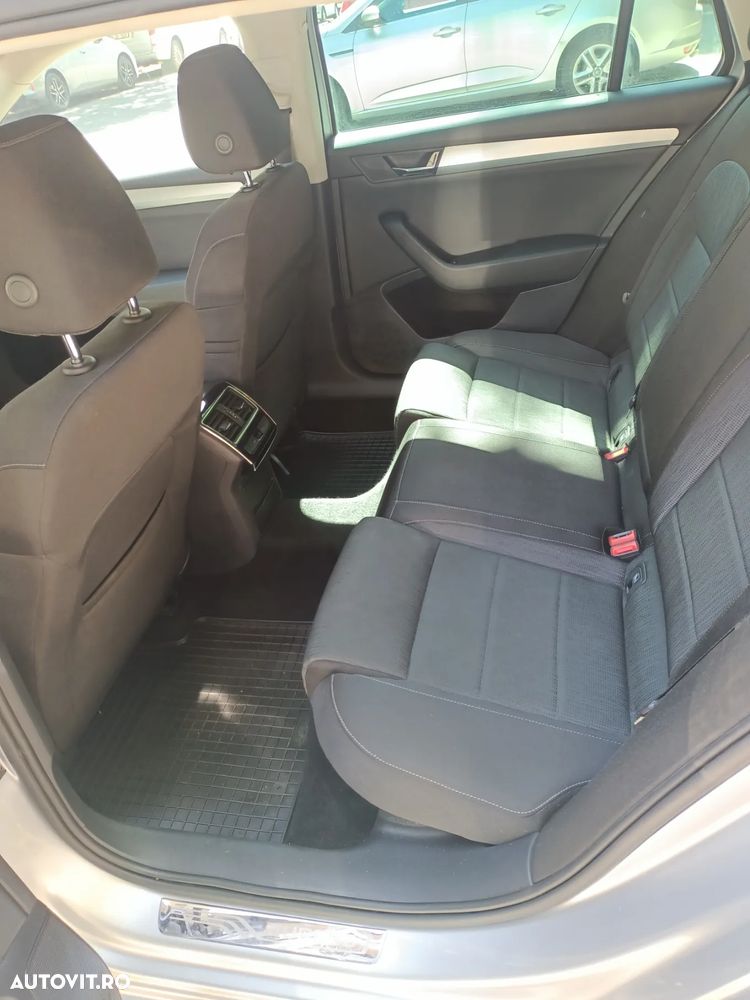 Skoda Superb Combi 2.0 TDI DSG Active - 13