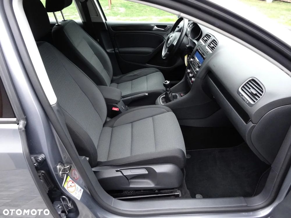 Volkswagen Golf 1.6 Comfortline - 24